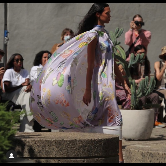 RODARTE LAVENDER MUSHROOM PRINTED SILK SATIN CAPE GOWN - Picture 5 of 16